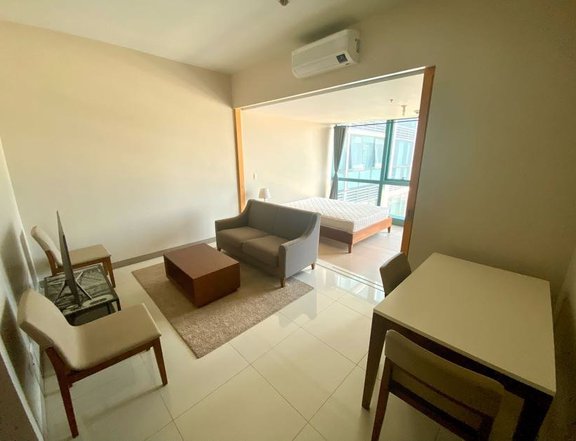 Rare & Spacious Furnished 1BR Condo for Rent in One Uptown Residence, BGC!