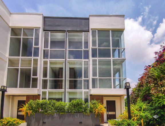 Upscale Modern Townhouse in Mandaluyong near Shaw Boulevard