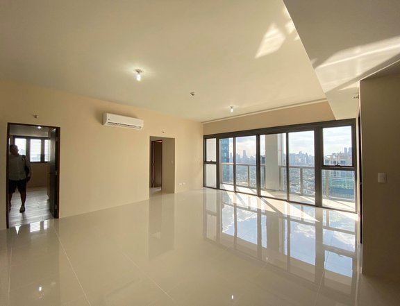 183.00 sqm 4-bedroom Condo For Sale in BGC Taguig City