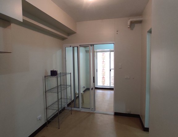 1 Bedroom Unfurnished in Sheridan Towers, Sheridan St. Pasig City.
