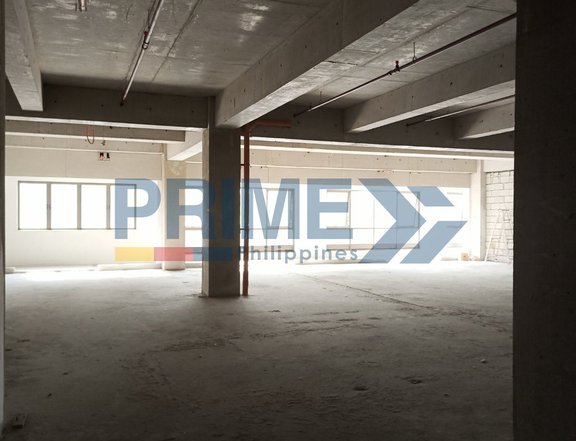 Commercial Space For Lease in QC.