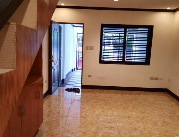 Classic Modern House and Lot in Tandang Sora PH2458