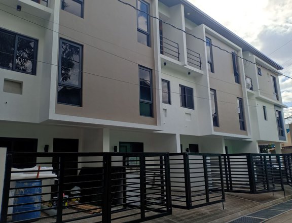 Modern Townhouse Unit For Sale  along Mindanao Avenue near SM North