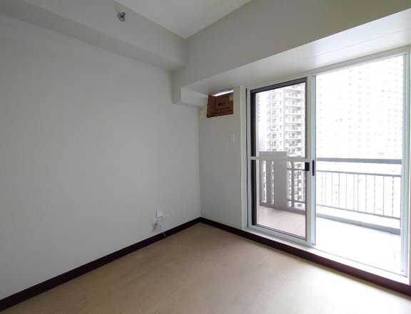 1 Bedroom Unfurnished Unit in Sheridan Towers, Sheridan St. Pasig City