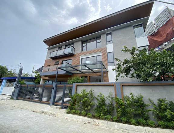 RFO 3 STOREY ELEGANT HOUSE WITH 5-BEDROOM FOR SALE IN CAINTA RIZAL