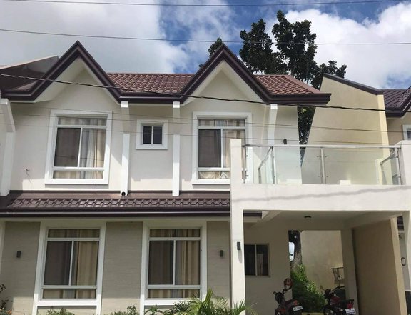 3-bedroom Fairway House & Lot For Rent in Tagaytay Cavite