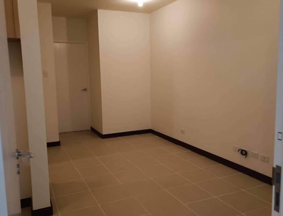 FOR RENT 2 BR AT BRIXTON PLACE 48.5 SQM