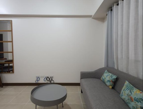 2 Bedrooms Fully Furnished in Infina Towers, Aurora Blvd. Quezon City.