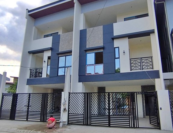 3 Storey Townhouse with 5 Bedrooms!! RFO Units