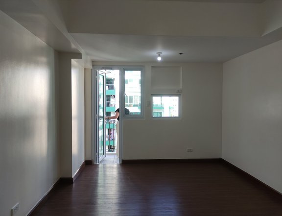 for sale condo in pasay palm beach west near mall of asia double dragon pasay