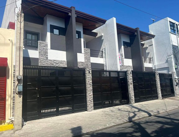 Townhouse For Sale in Las Pinas