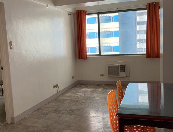 For Sale  Burgundy Westbay Tower, P.Ocampo, Malate  1 Bedroom Corner