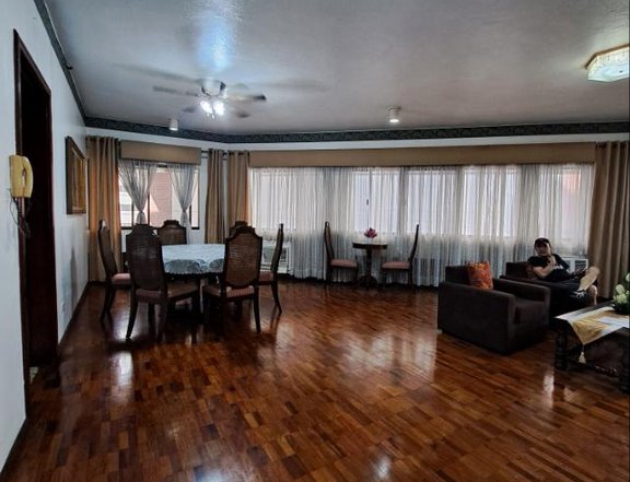 3br unit for rent in Legaspi Parkview