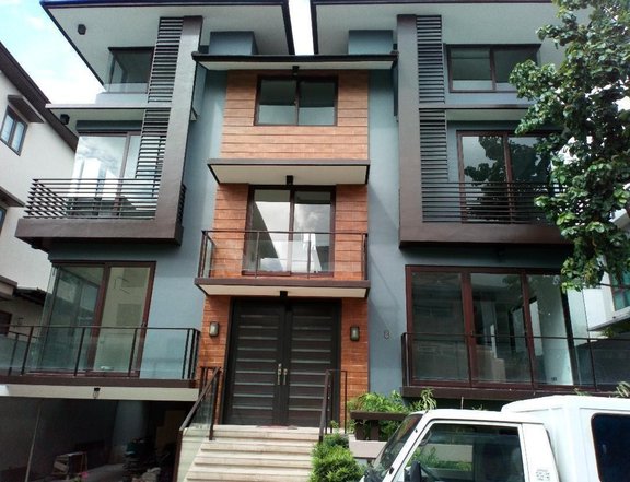 For Rent: 5 Bedroom 5BR House in McKinley, Taguig City