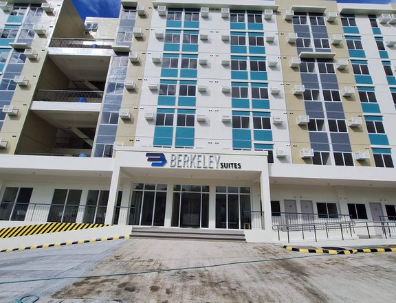 Berkeley Suites Affordable 1-bedroom Condo for Sale in South Forbes Silang Cavite