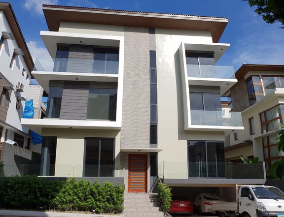 For Rent: 5 Bedroom 5BR House and Lot in McKinley Hill Village, Taguig City