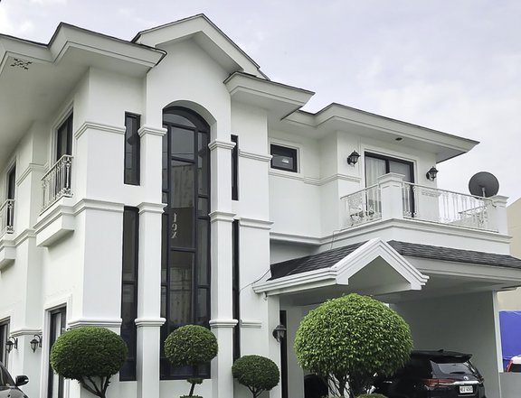 5BR Corner House and Lot for Sale in Taguig City at Mahogany Place