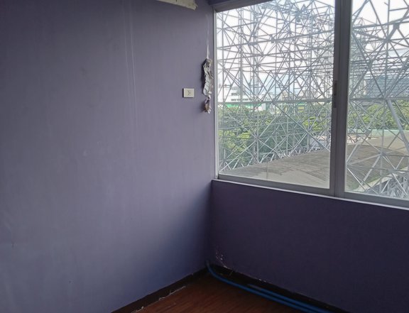 2BR 2nd Hand Unit GMA Kamuning QC