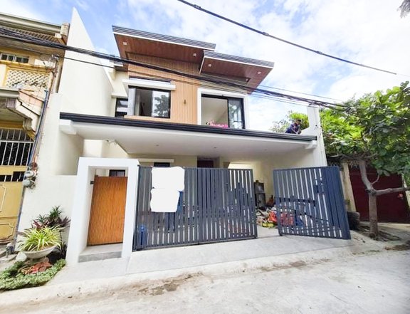 5-bedroom Single Attached House For Sale in Las Pinas Metro Manila