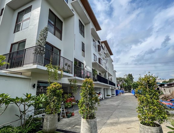 Furnished 3-bedroom Townhouse For Sale in Cubao Quezon City / QC