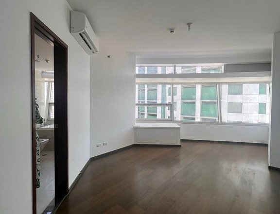 Luxurious 3-bedroom Residential Condo For Sale in The Imperium in Capitol Commons Pasig