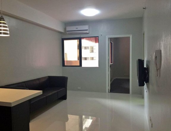 1BR Condo For Rent - WESTGATE PLAZA, Makati