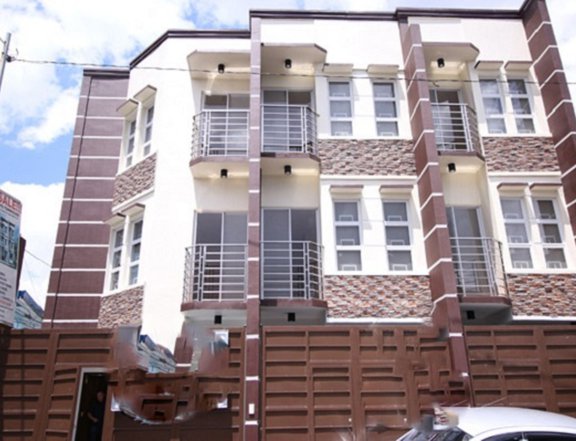 Townhouse For Sale in Bago Bantay QC PH739