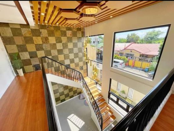 High Ceiling Brandnew House For Sale in Las Piñas City [House and