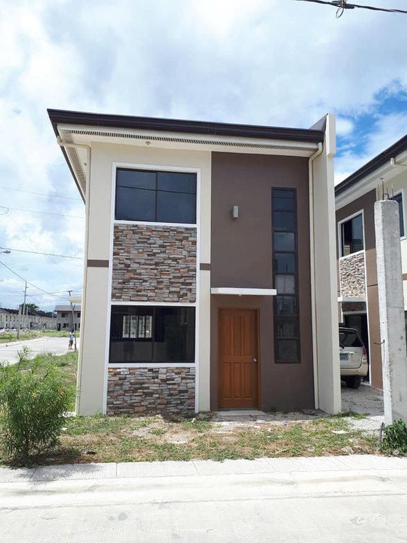 House and lot for sale Tanauan Park Place near Startoll exit Houses and