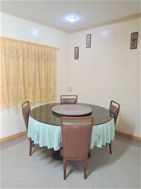 brown-house-tagaytay-3-361-properties-october-2022-on