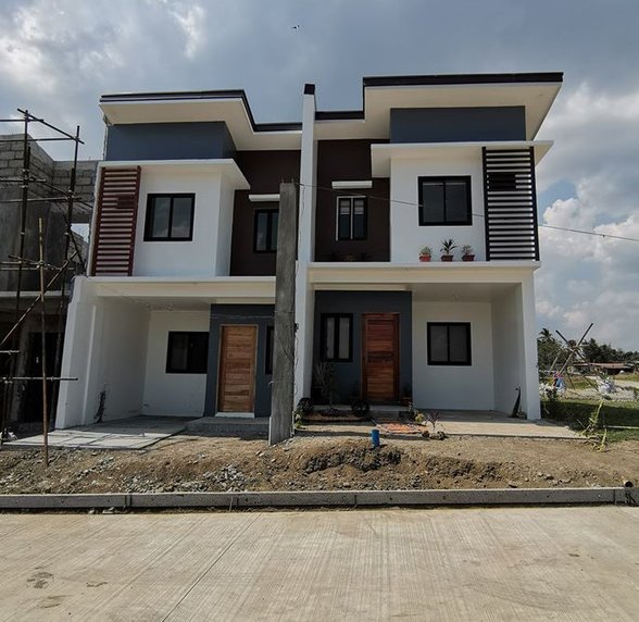 House and lot for sale Lipa City Broadway Homes near SM City House and