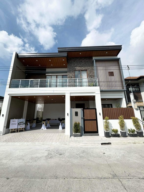 Single Attached House For Sale Clark Angeles Pampanga [606 Properties