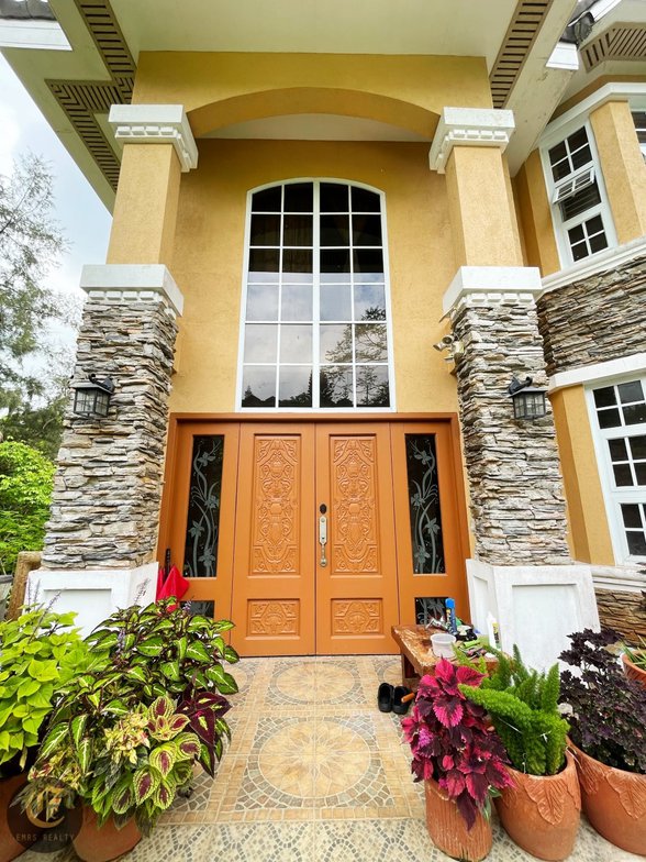 7 Bedroom House And Lot For Sale Laurel Batangas 🏘️ [1 Property] (March