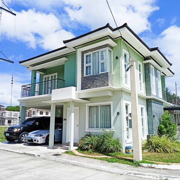 Near De La Salle House And Lot For Sale Dasmarinas Cavite [3,258