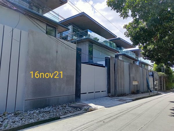 New Manila QC Single Detach House and Lot For Sale