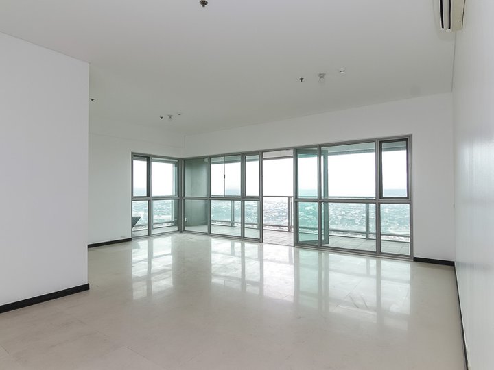 Ready for Occupancy 3BR Penthouse Condo For Sale at One Serendra BGC: 3BR Penthouse Unit(West Tower)