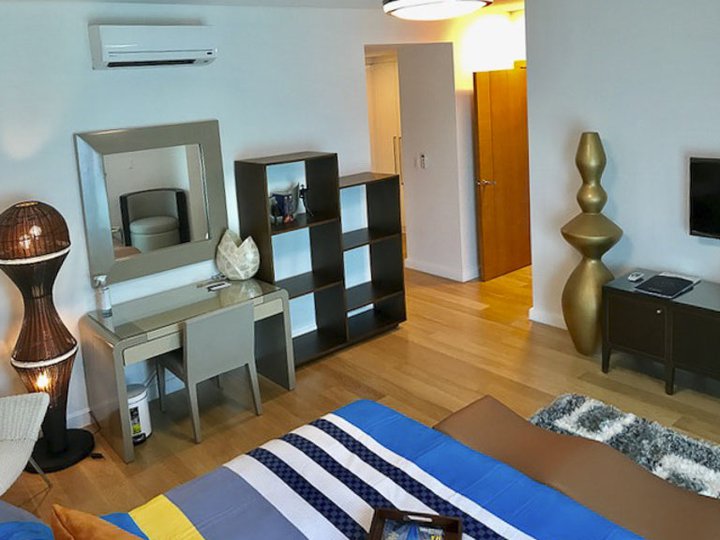 Luxurious 3-Bedroom Condominium in Makati Central Business District