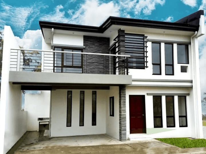 Executive Village in Valenzuela: Diverse House Models by Dulalia Homes