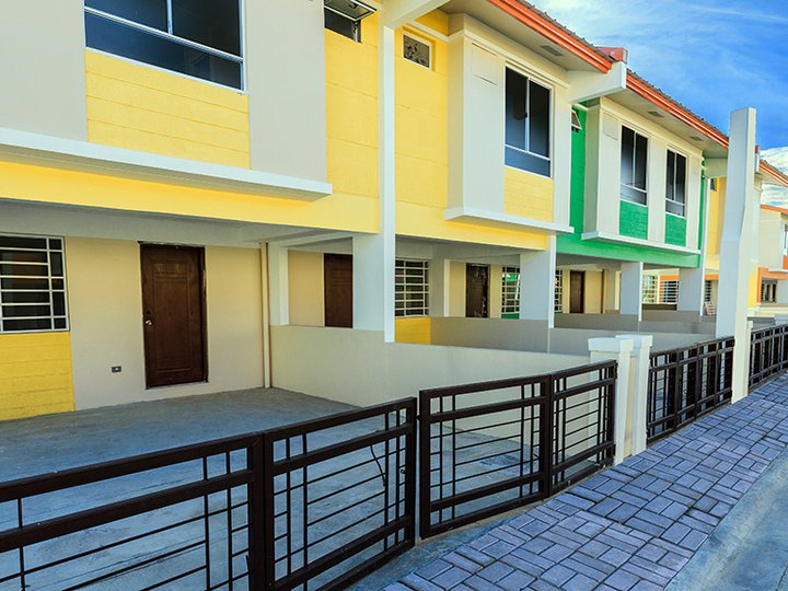Spacious 3-Bedroom Townhome Ready for Occupancy in Elliston Place General Trias Bank Loan Assistance