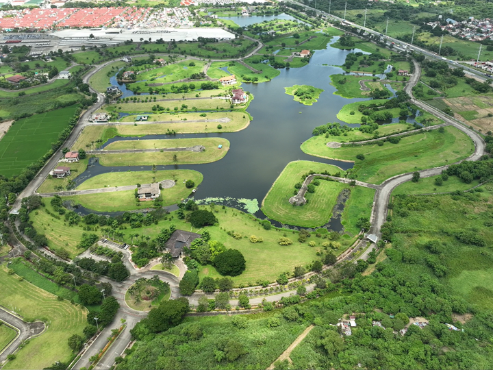 Premium lots and homes for sale in South Lake Village, Eton City