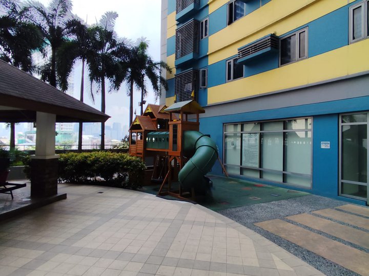 Easy to Own Easy to Move in Ready for Occupancy Condo for Sale: The Grand Towers Manila by Moldex