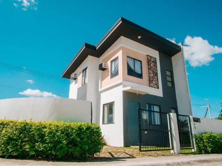 Unna: 3 Bedroom Home with Carport in PHirst Park Homes Magalang