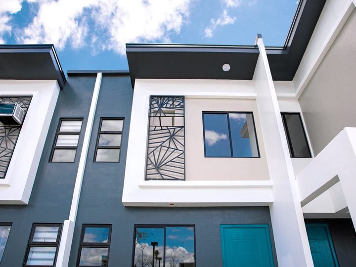 Modern townhouses and single-attached homes in Pandi, Bulacan