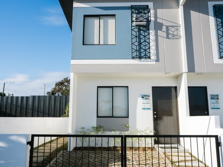 Affordable Amani Mid house in Phirst Park Homes Calauan