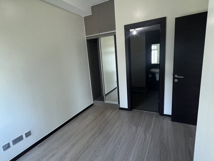 RFO Condo for Sale in Trion Towers by RLC Residences BGC:6 months turnover timeline Bank Loan Assist