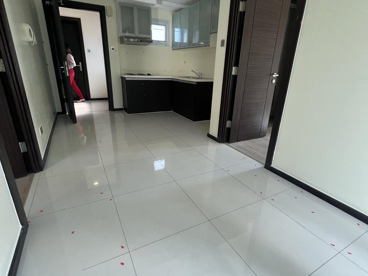 RFO Condo for Sale in Trion Towers by RLC Residences BGC:6 months turnover timeline Bank Loan Assist