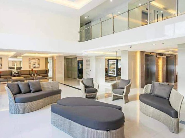 Luxurious 1-bedroom condo in Makati's Jazz Residences