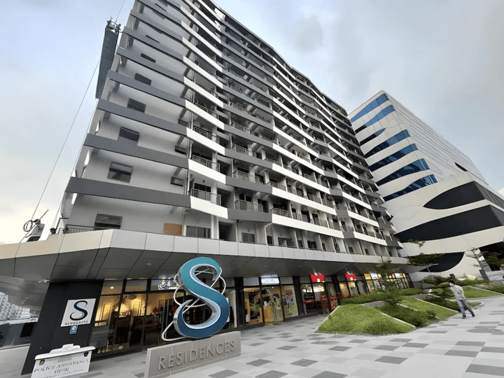 Luxury Condominium Units at S Residences in Mall of Asia Complex
