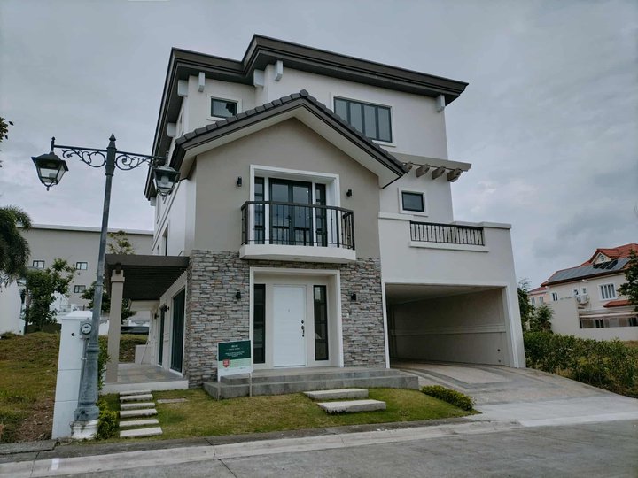 5BR Single Detached House and Lot for Sale Versailles Alabang Daang Hari Road: RFO and Preselling