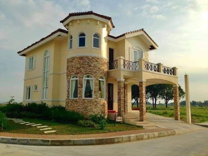 FOR SALE FULLY FURNISHED HOUSE AND LOT in the SOUTH
